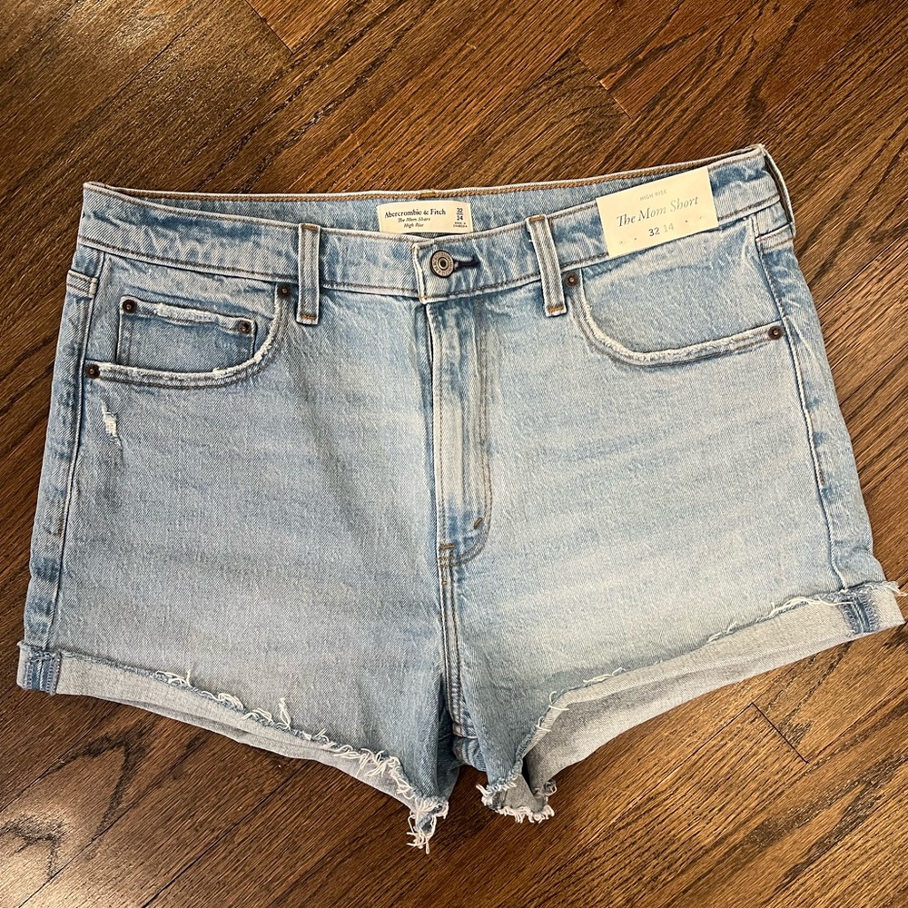 NTW Abercrombie mom short high rise size 32